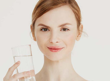 El impacto del agua en la piel: descubre cómo mantenerla hidratada y radiante