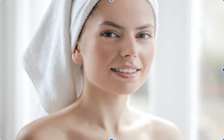 Protegiendo tu Piel de la Luz Azul con Christina Cosmetics