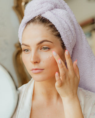 Limpieza facial: más que un gesto de belleza, un acto de salud y autocuidado